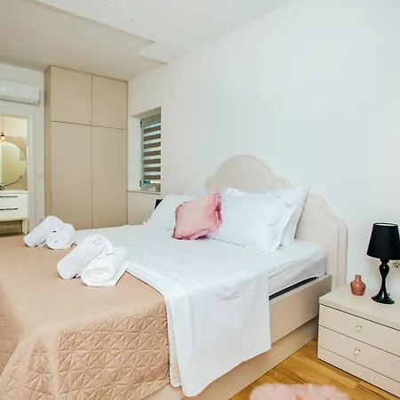 Vila G., Relaxing And Unique Nest Of Enjoyment